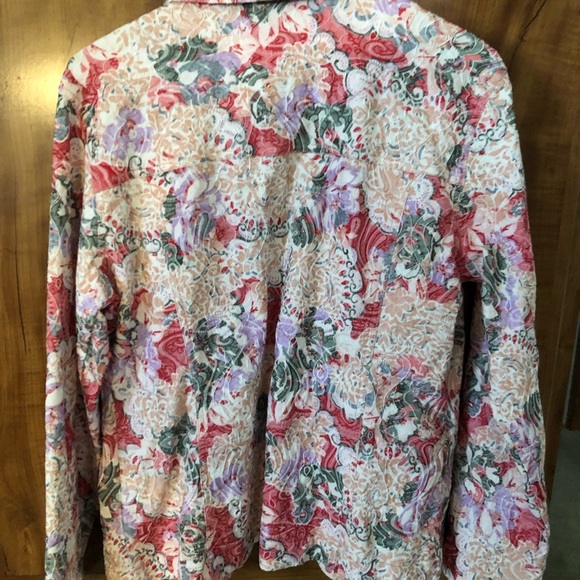 Gorgeous Lightweight Floral Jacket - Picture 4 of 4